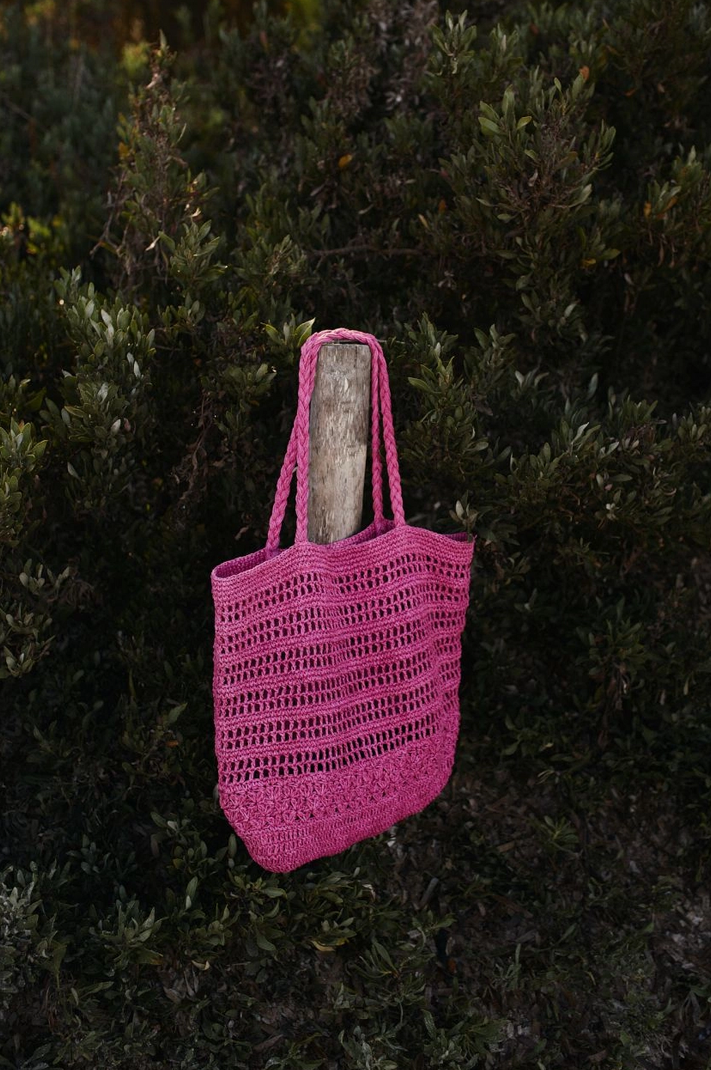 Indi & Cold Pink Fluorescent Raffia Bag - The Mercantile London