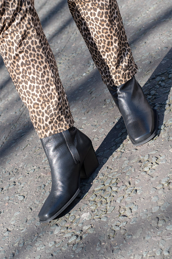 Pavement Isabell Black Boots - The Mercantile London