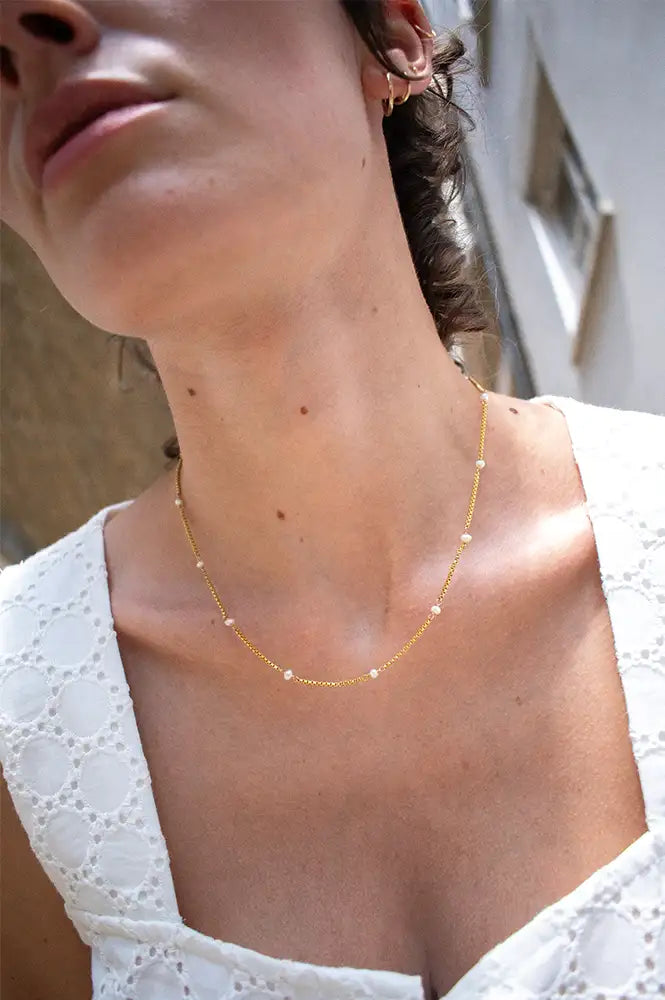 Shyla Venus Slim Pearl Necklace