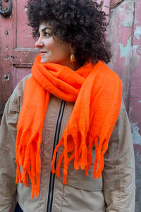 American Vintage Zinaco Fluorescent Fire Scarf
