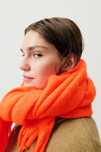 American Vintage Zinaco Fluorescent Fire Scarf