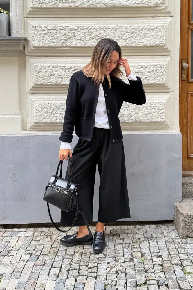 Basic Apparel Marjo Cropped Black Trousers