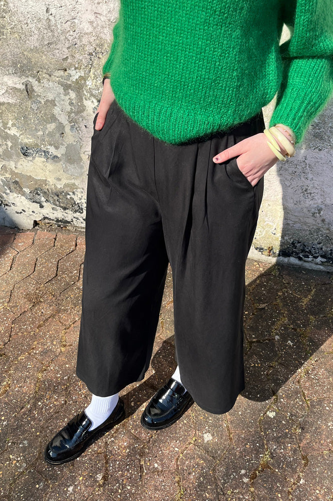 Lowie Black Wide Leg Trousers - The Mercantile London