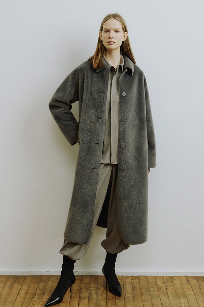 Molliolli Lungo Dark Grey Coat - The Mercantile London