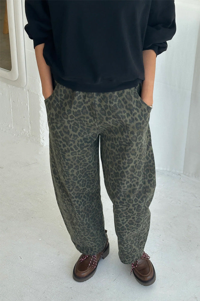 Le Bon Shoppe Arc Fern Leopard Pants