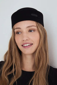 Yerse Black Pill Box Hat