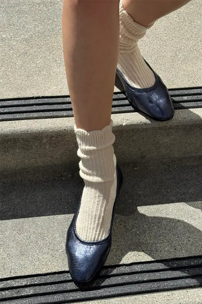 Le Bon Shoppe Linen Scallop Naturel Socks