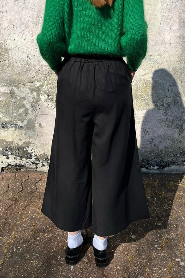 Lowie Black Wide Leg Trousers - The Mercantile London