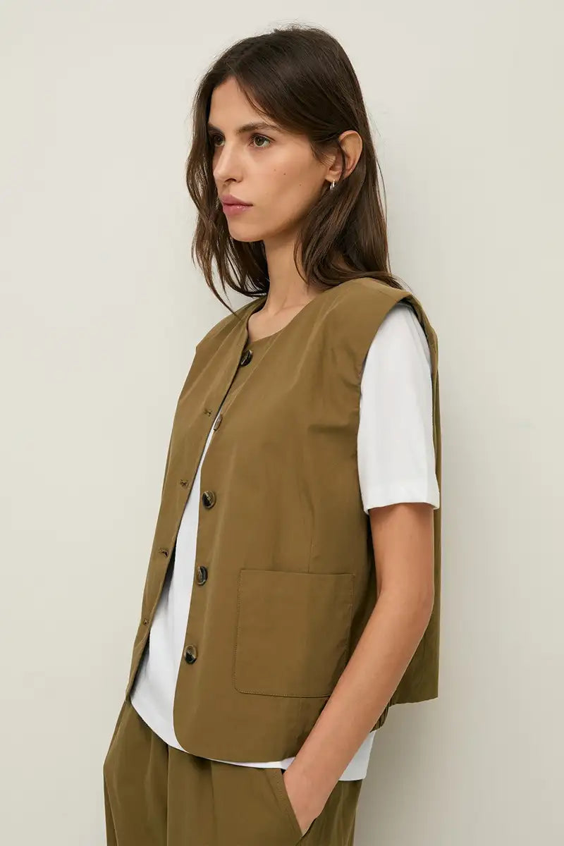 Yerse Hunter Green Sleeveless Vest - The Mercantile London