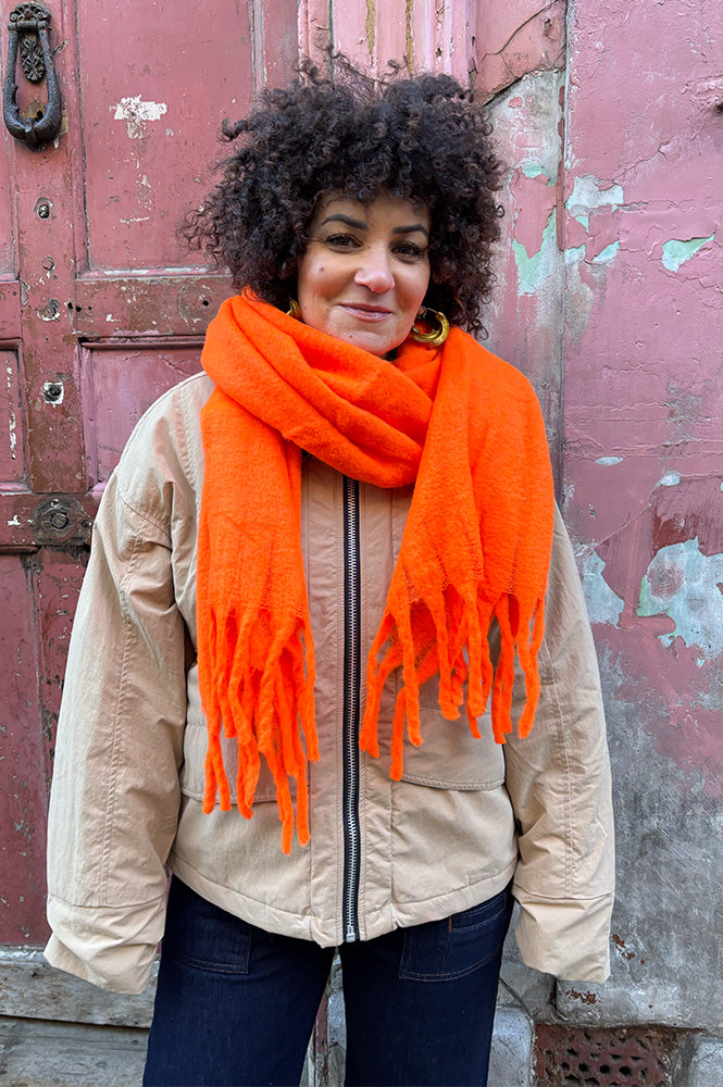 American Vintage Zinaco Fluorescent Fire Scarf