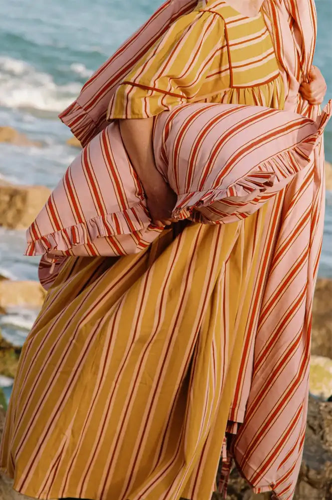 Projektityyny Tumeric Pop Striped Dress