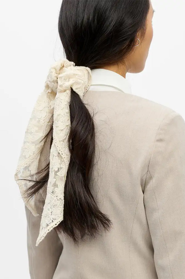 Object Alice Cream Lace Scarf