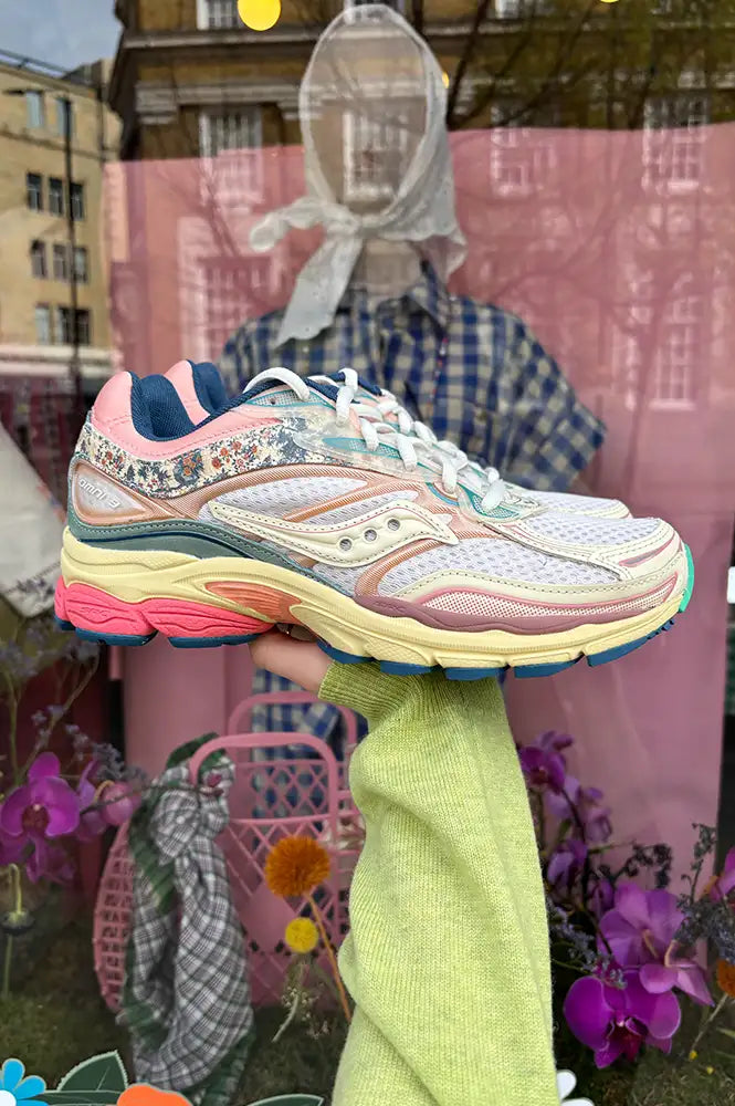 Saucony Progrid Omni 9 Blossom Blue Trainers - The Mercantile London