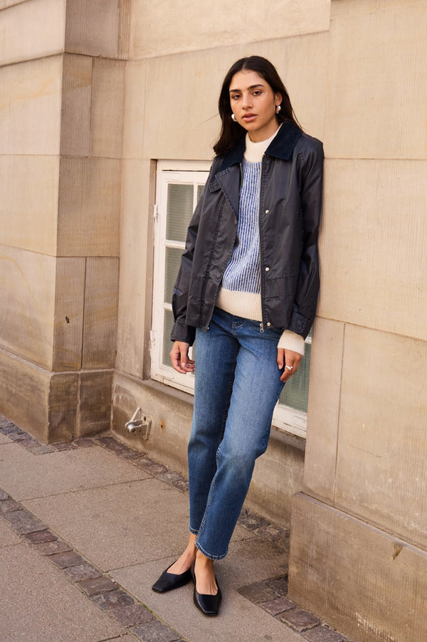 ICHI Ganilo Navy Jacket - The Mercantile London