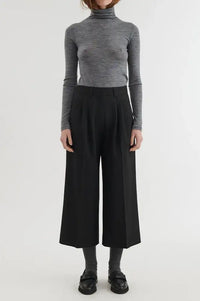 Basic Apparel Marjo Cropped Black Trousers