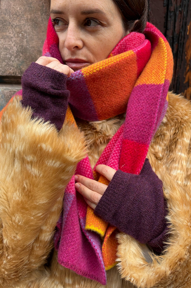 Green Grove Lambswool Long Fingerless Grape Gloves - The Mercantile London