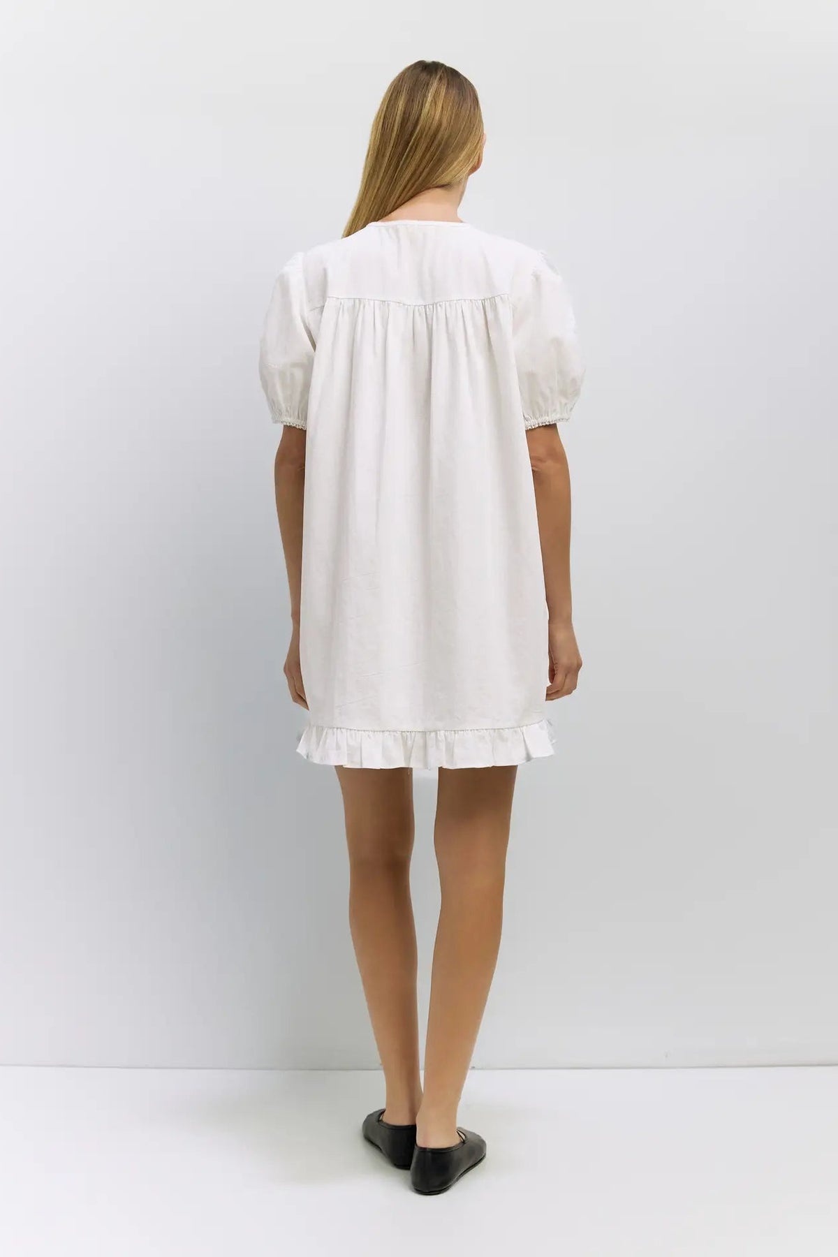 Mod Ref Frankie White Babydoll Ruffle Dress