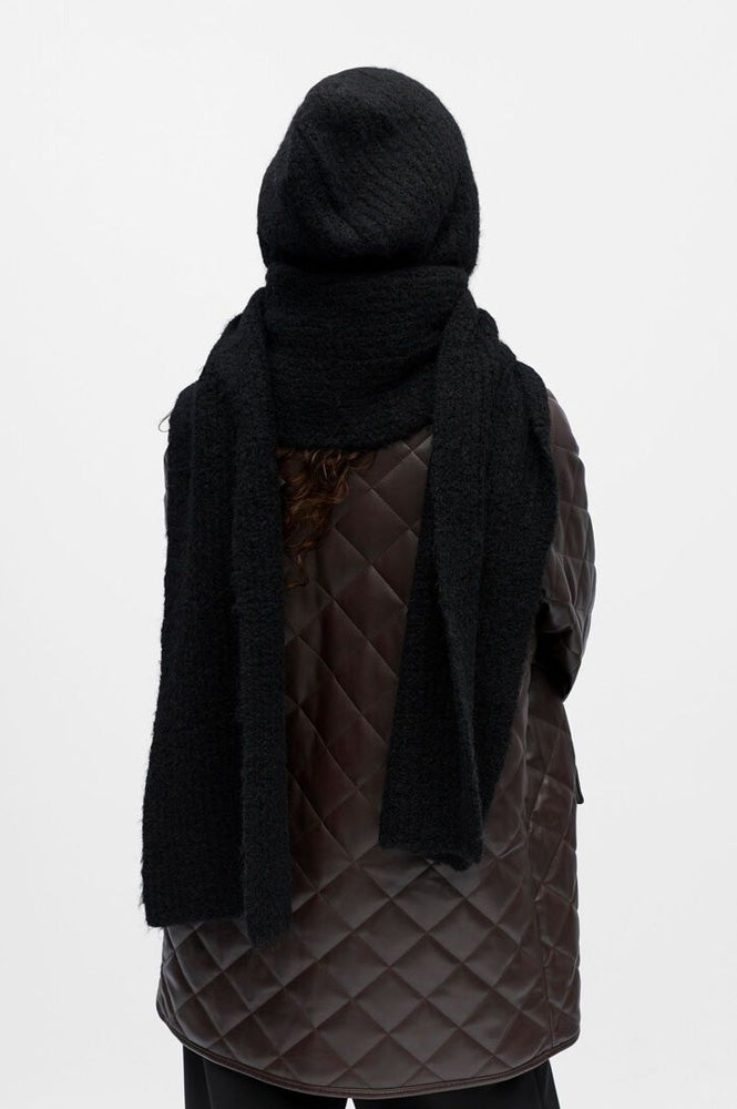 Object Milu Black Scarf Balaclava