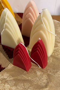 Sanne Hop Mini Beeswax Red Arch Candle