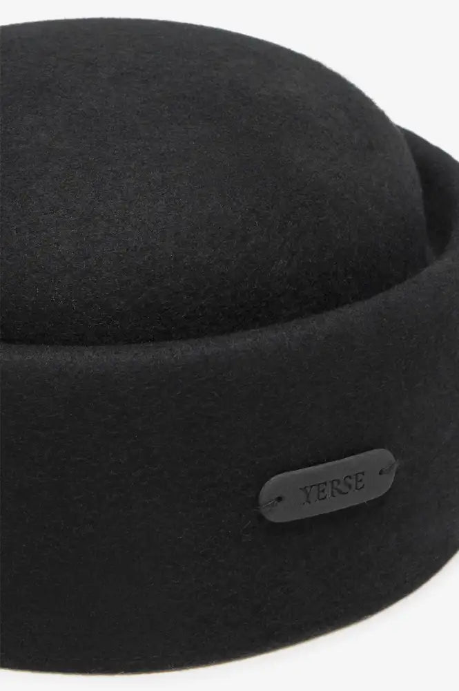 Yerse Black Pill Box Hat