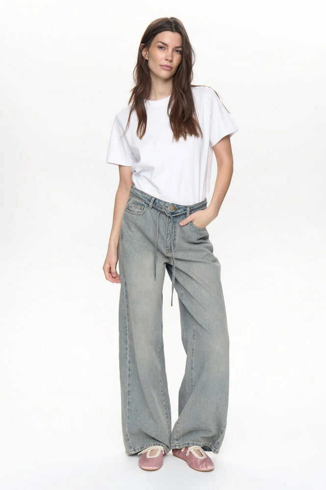 Numph Brooklyn HR Light Tinted Blue Wide Denim Jeans