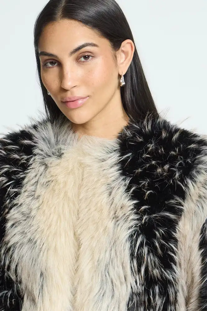 ICHI Flaxa Spotted Nature Faux Fur Jacket