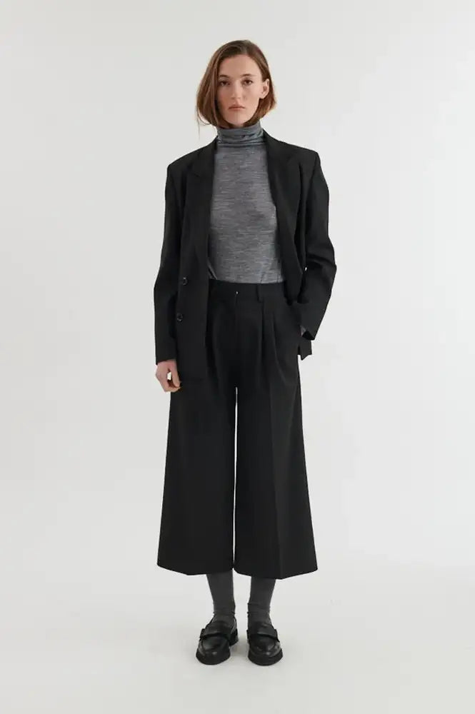 Basic Apparel Marjo Cropped Black Trousers
