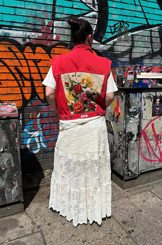 Frankie. Red Roses M / L Vest