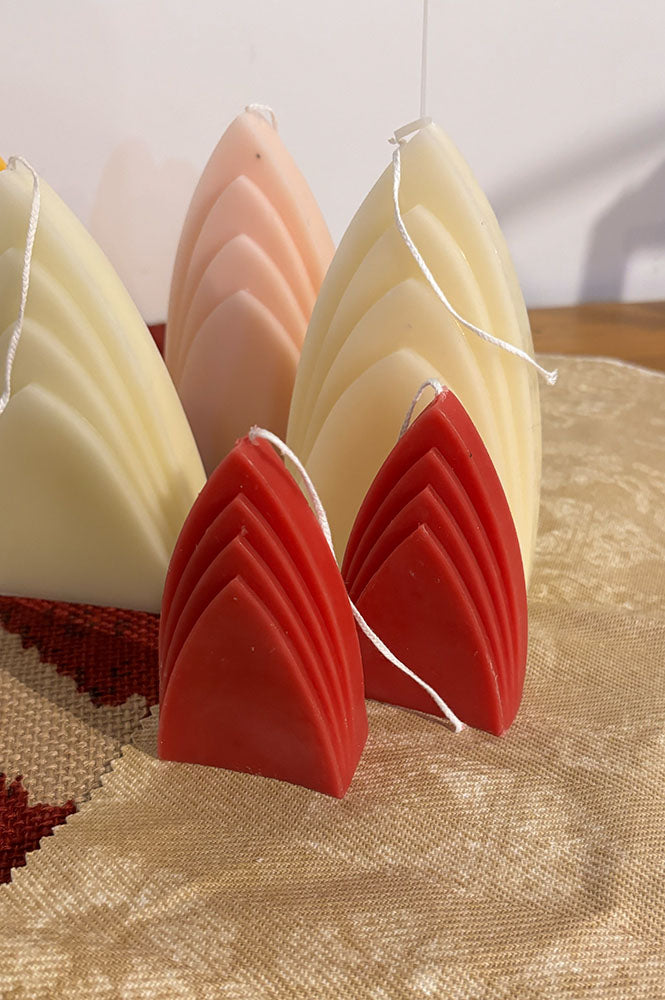 Sanne Hop Mini Beeswax Red Arch Candle