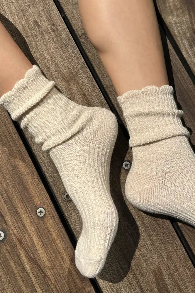 Le Bon Shoppe Linen Scallop Naturel Socks