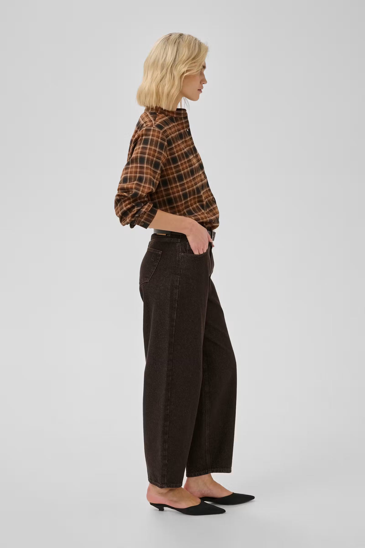 My Essential Wardrobe Lance Dark Brown Barrel Jean