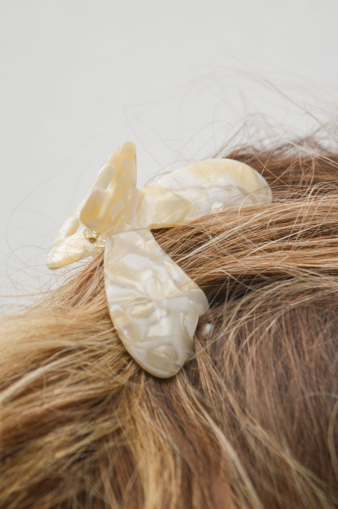 Sasstie Arc Pearl Hair Claw - The Mercantile London