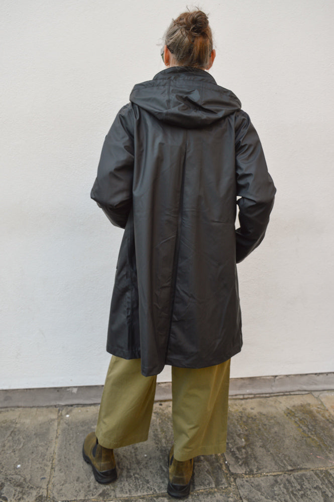 Tantä Nuovola Black Raincoat - The Mercantile London