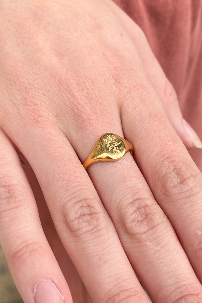 Everyday Berries Signet Ring - The Mercantile London