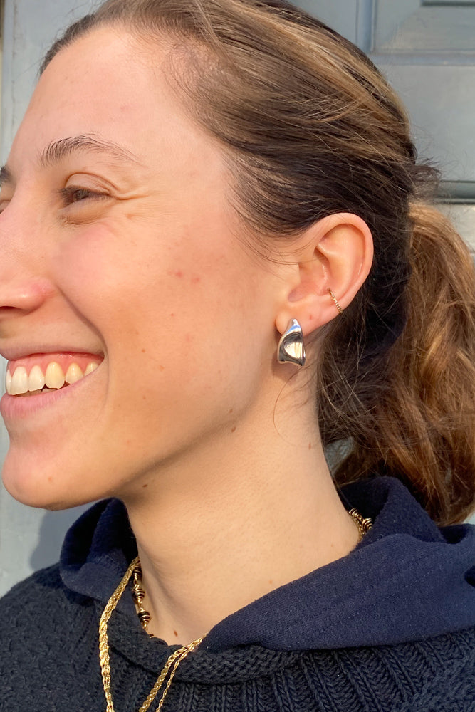 White Molten Curve Silver Earring - The Mercantile London