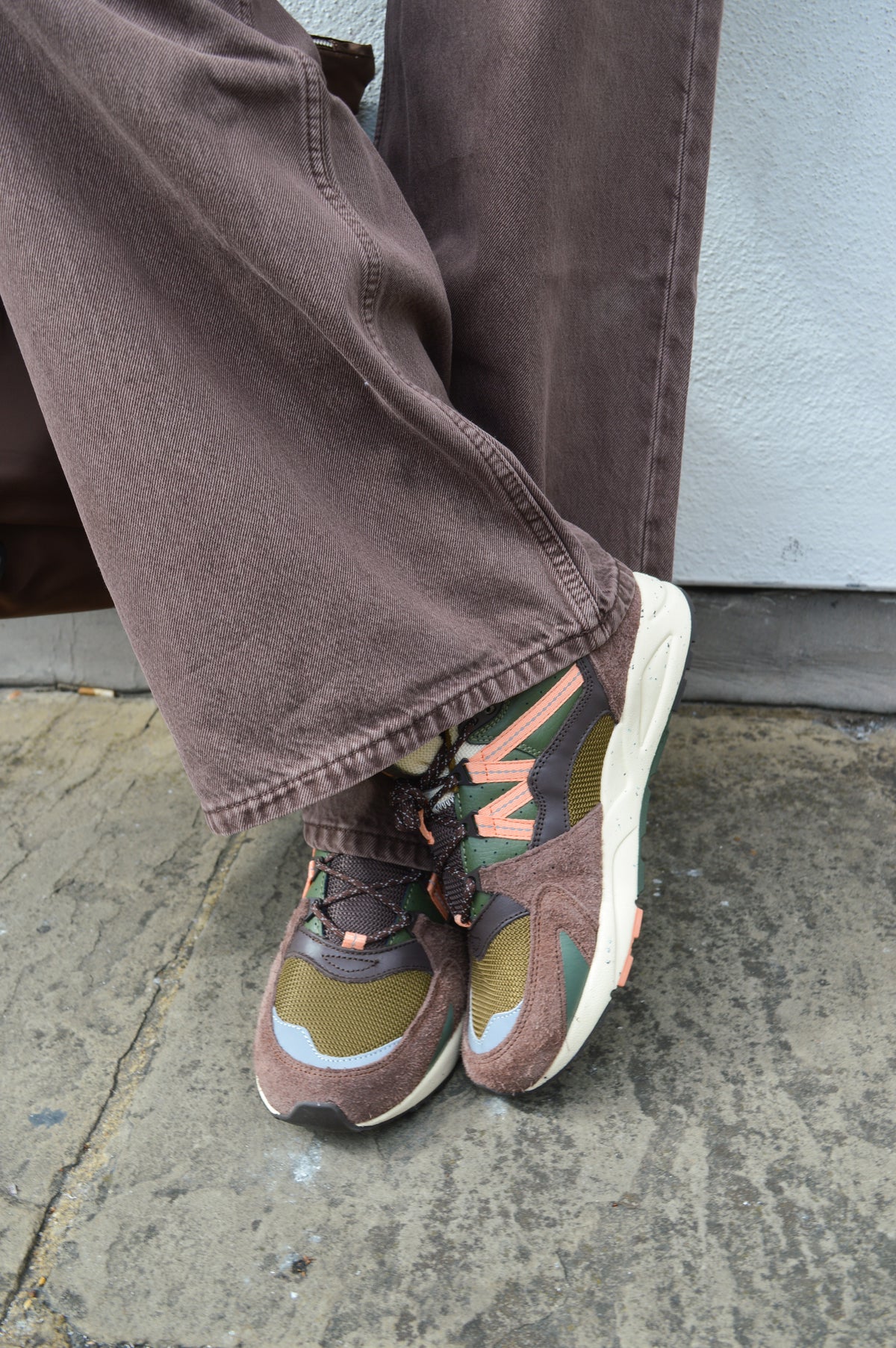 Karhu Fusion 2.0 Shaved Chocolate / Peach Bloom Trainers