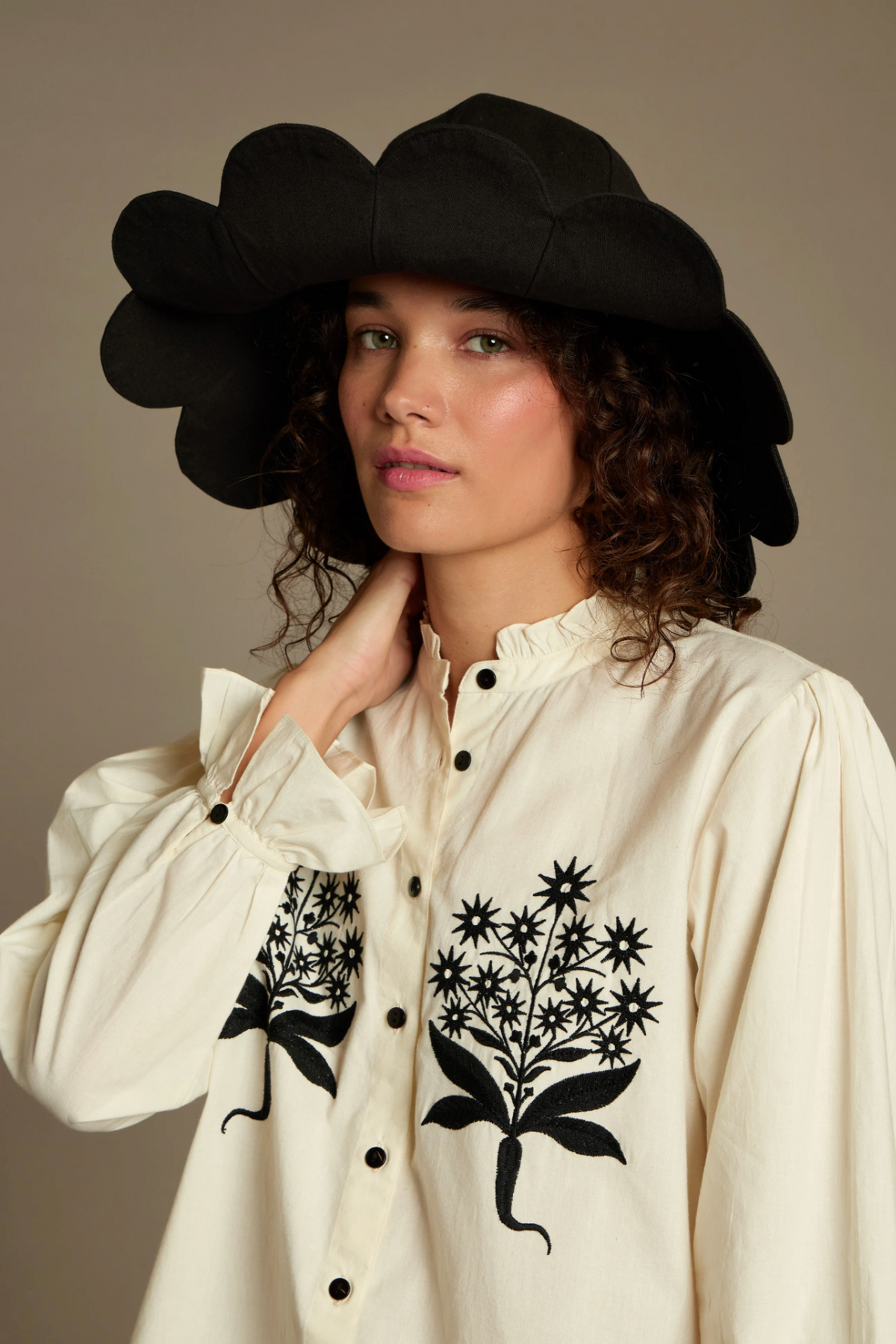 Daydress Flower Black Twill Hat