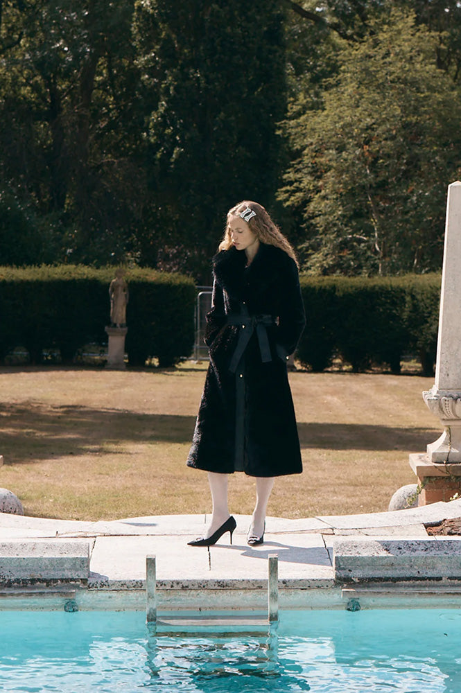 Queens of Archive Vivienne Black Coat