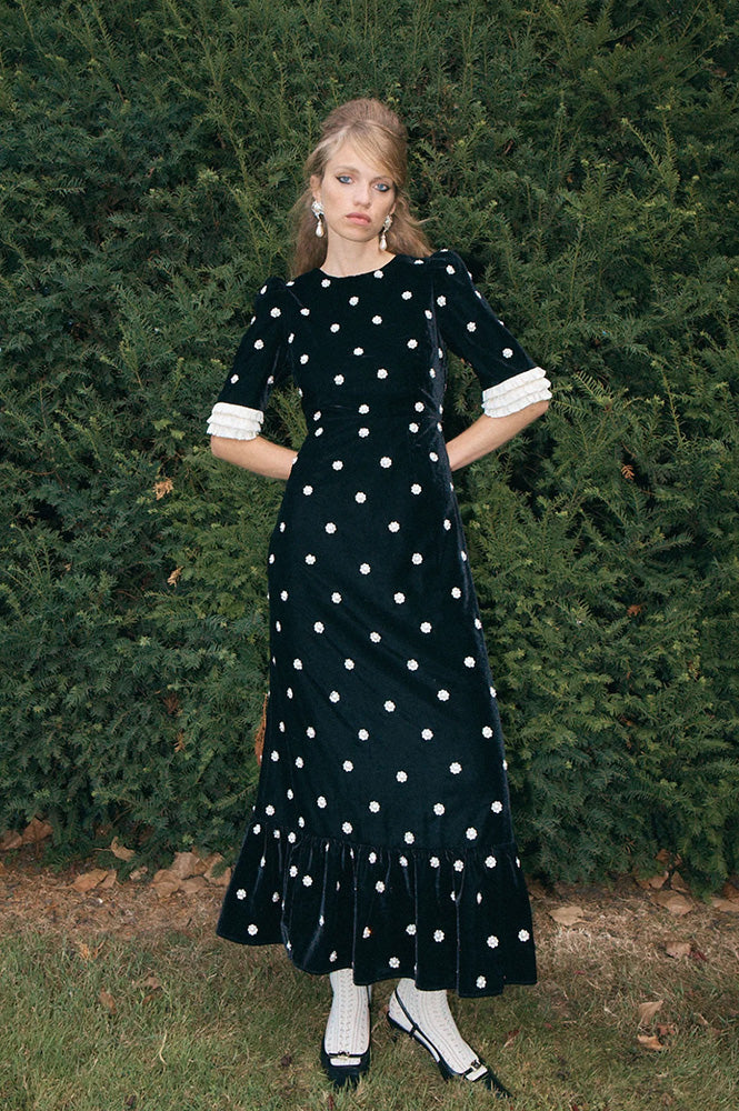 Queens of Archive Milly Black Velvet Dress
