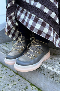 Naguisa Abra Olive Checks Low Boots