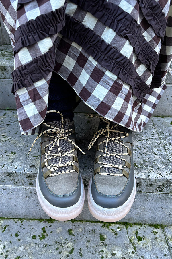 Naguisa Abra Olive Checks Low Boots