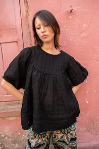 Amente Romantic Black Blouse