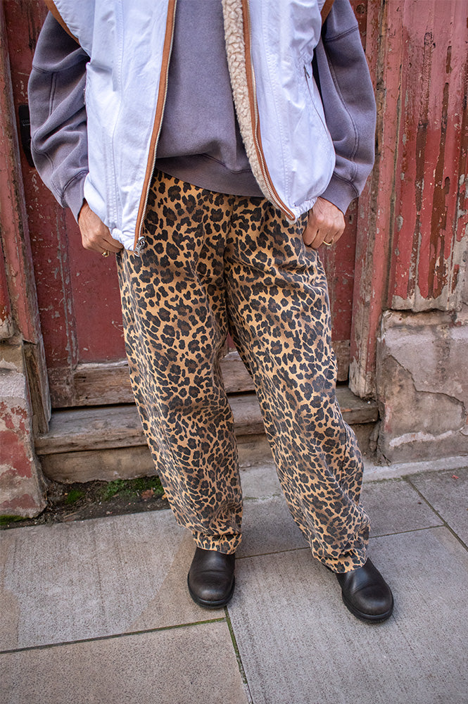 Le Bon Shoppe Arc Leopard Pants