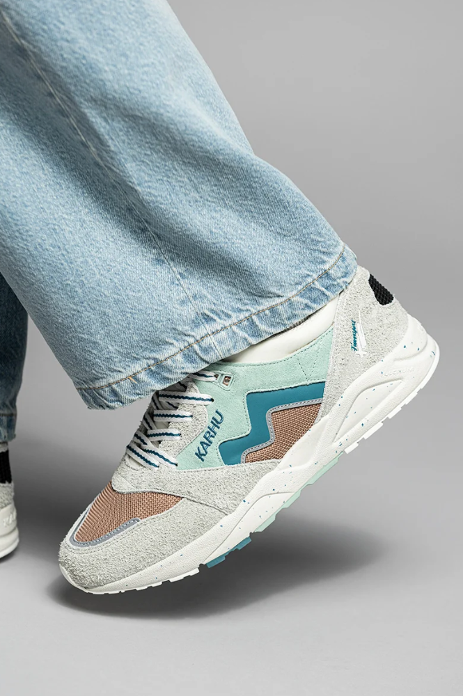 Karhu Aria 95 Foggy Dew & Brittany Blue Trainers