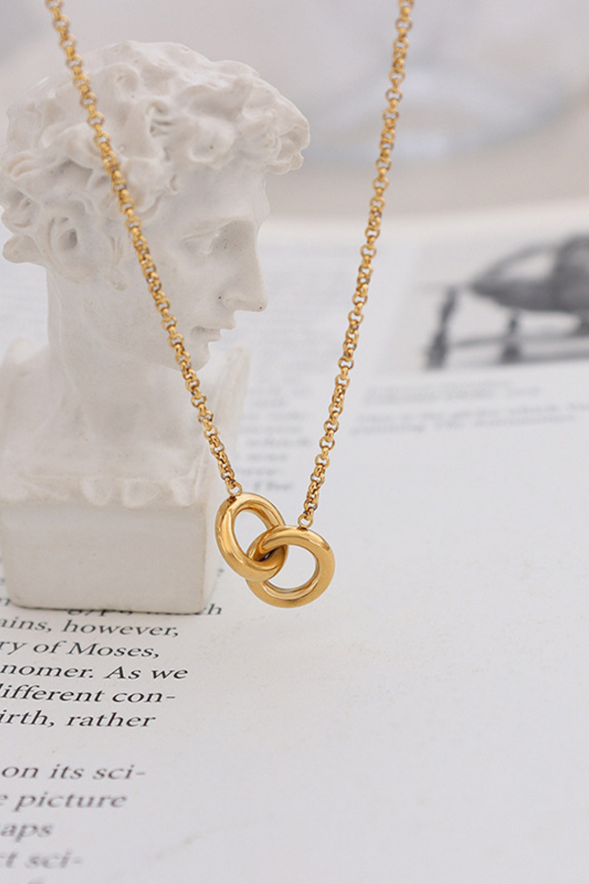 White Linked Circle Necklace