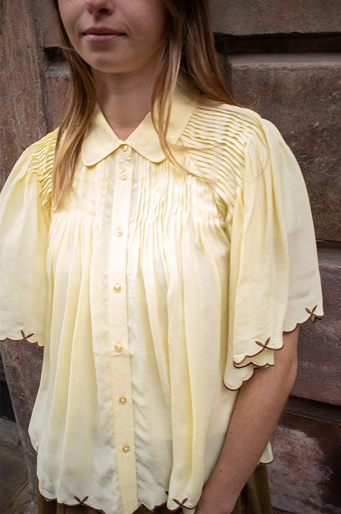 Yerse Vanilla Pleated Embroidered Blouse
