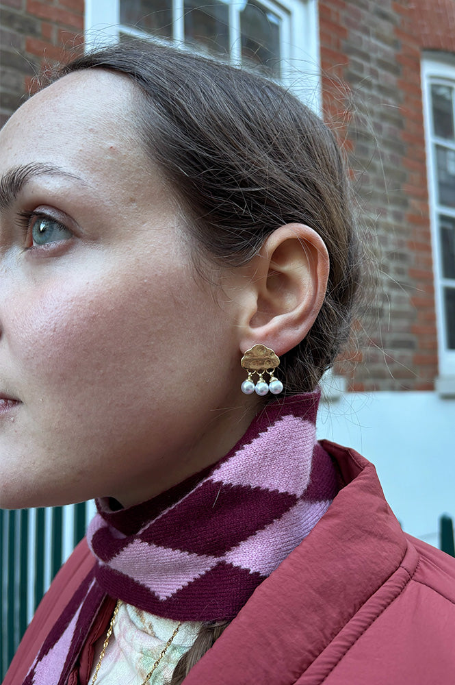 White Cloud Earring with Pearl Rain Droplets in Gold