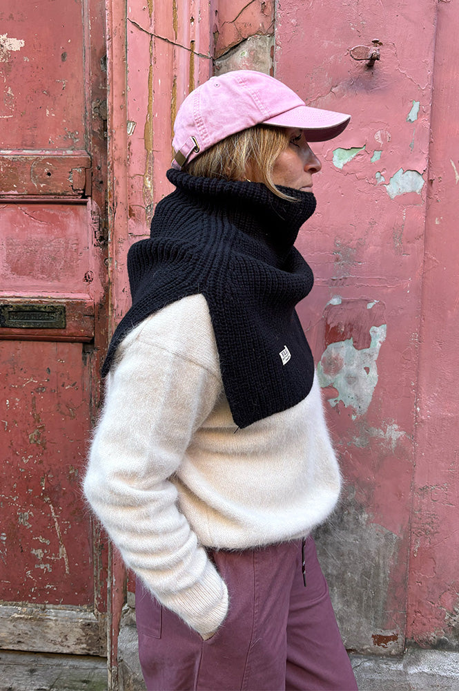 Mercantile Black Pullover Knitted Collar