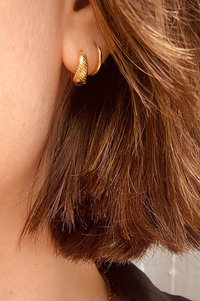 Everyday Gold Essential Huggie Hoops - The Mercantile London