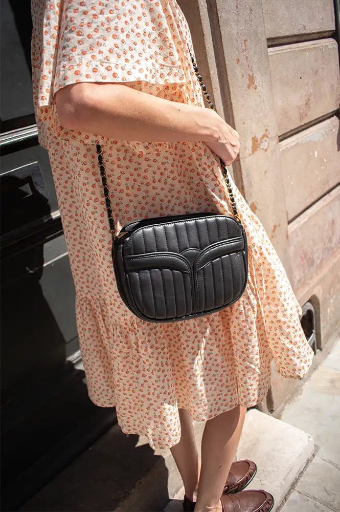 Sessùn Divine Black Leather Shoulder Bag